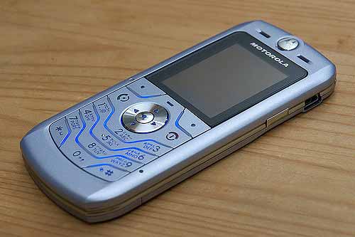 Телефон Motorola L6