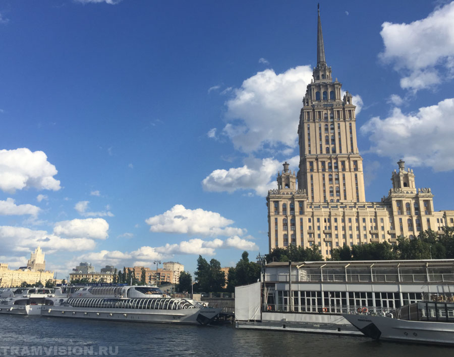 Опять Москва река