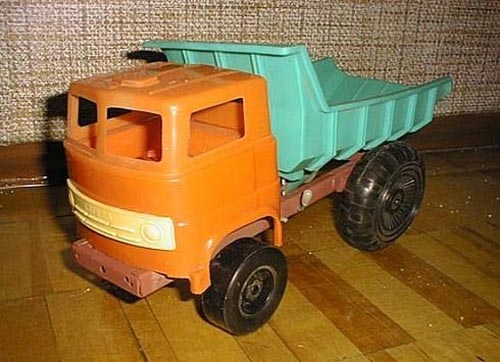 Советские игрушки - самосвал Советские игрушки